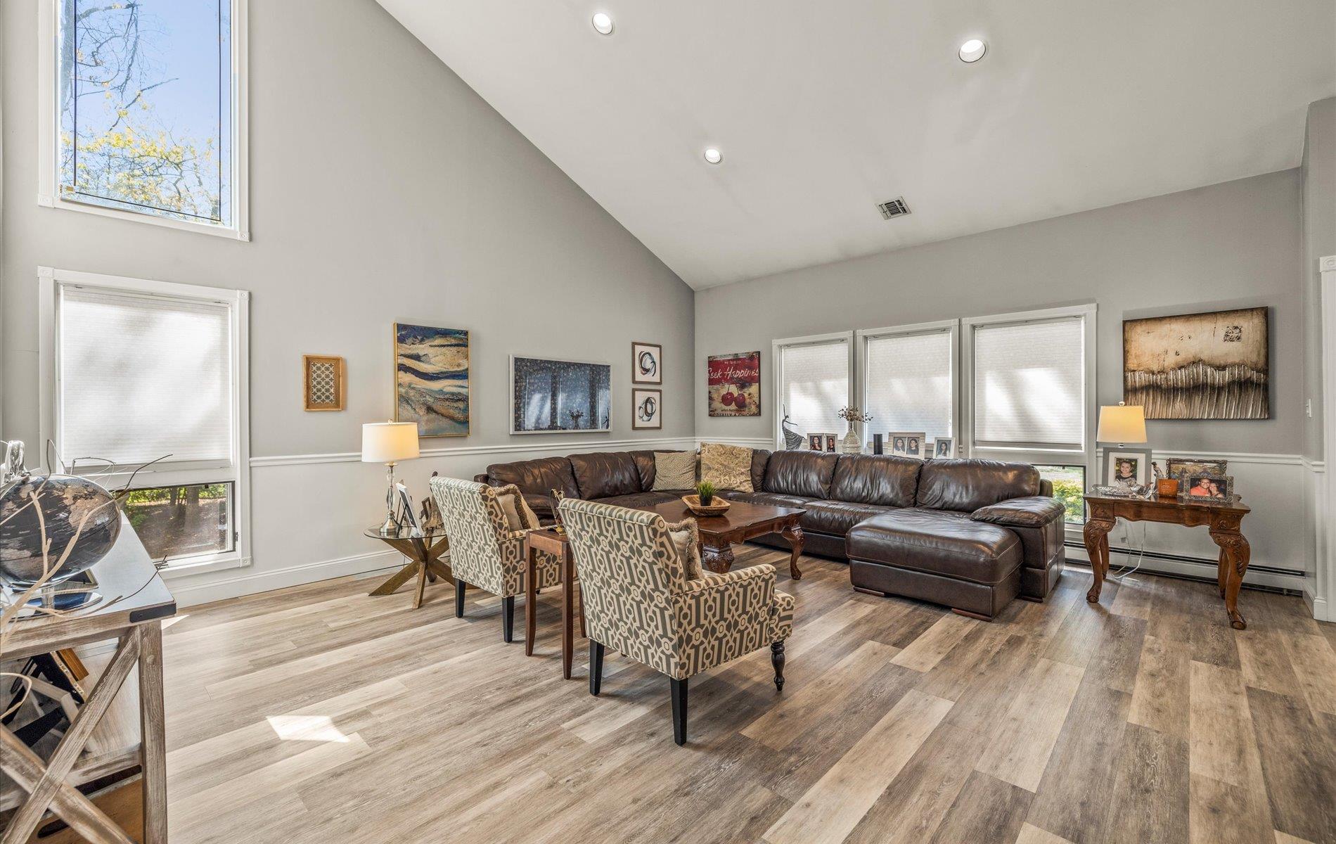 17 Riesling Court, Commack, New York image 6