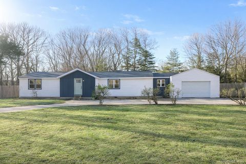134 Hallock Road Lake Grove NY 11755