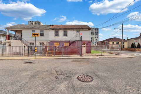 Multifamily For Sale - 156 Beach 60th Street<br/> Arverne, NY 11692