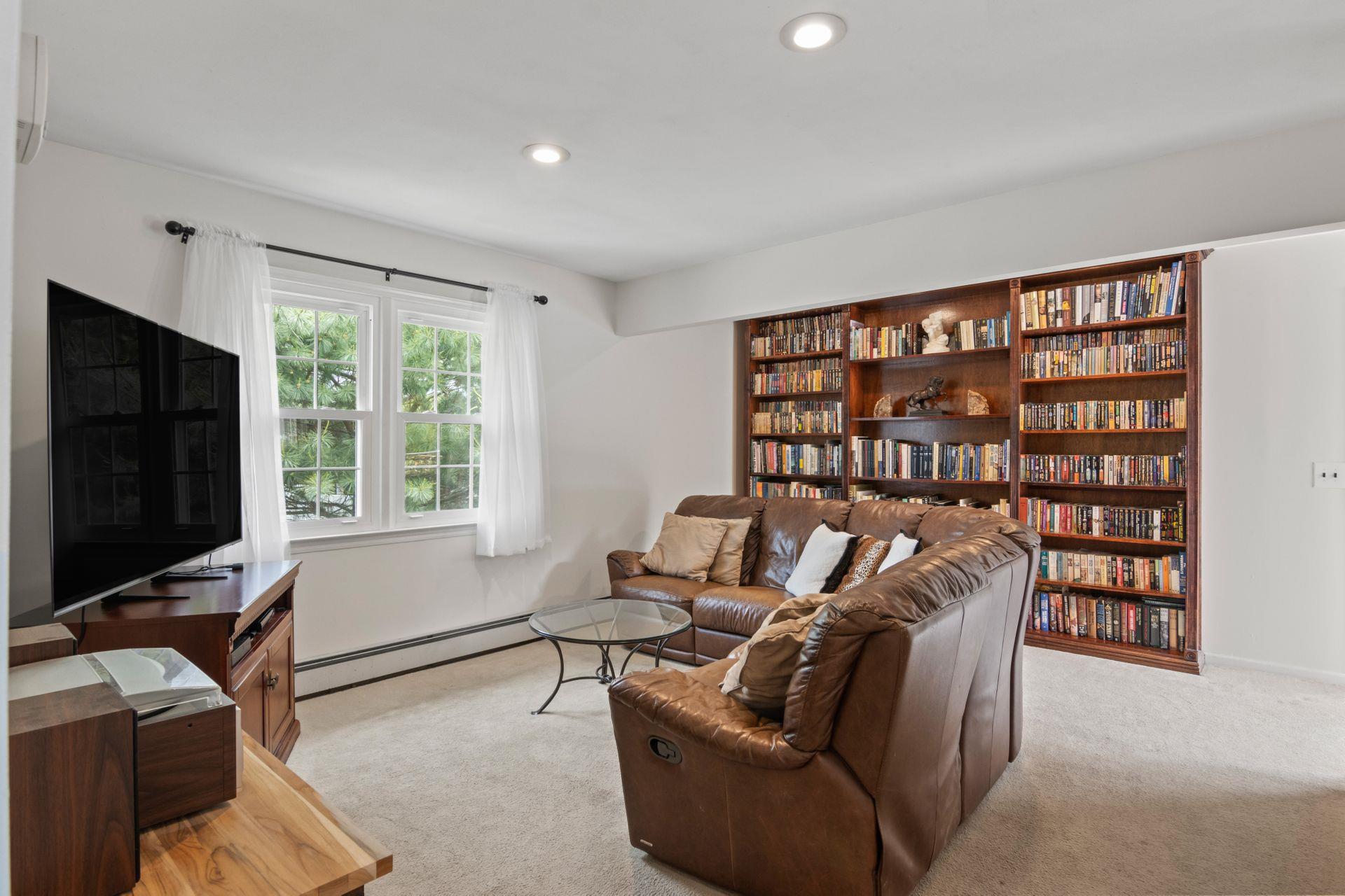 18 Chivalry Lane, Nesconset, New York image 12