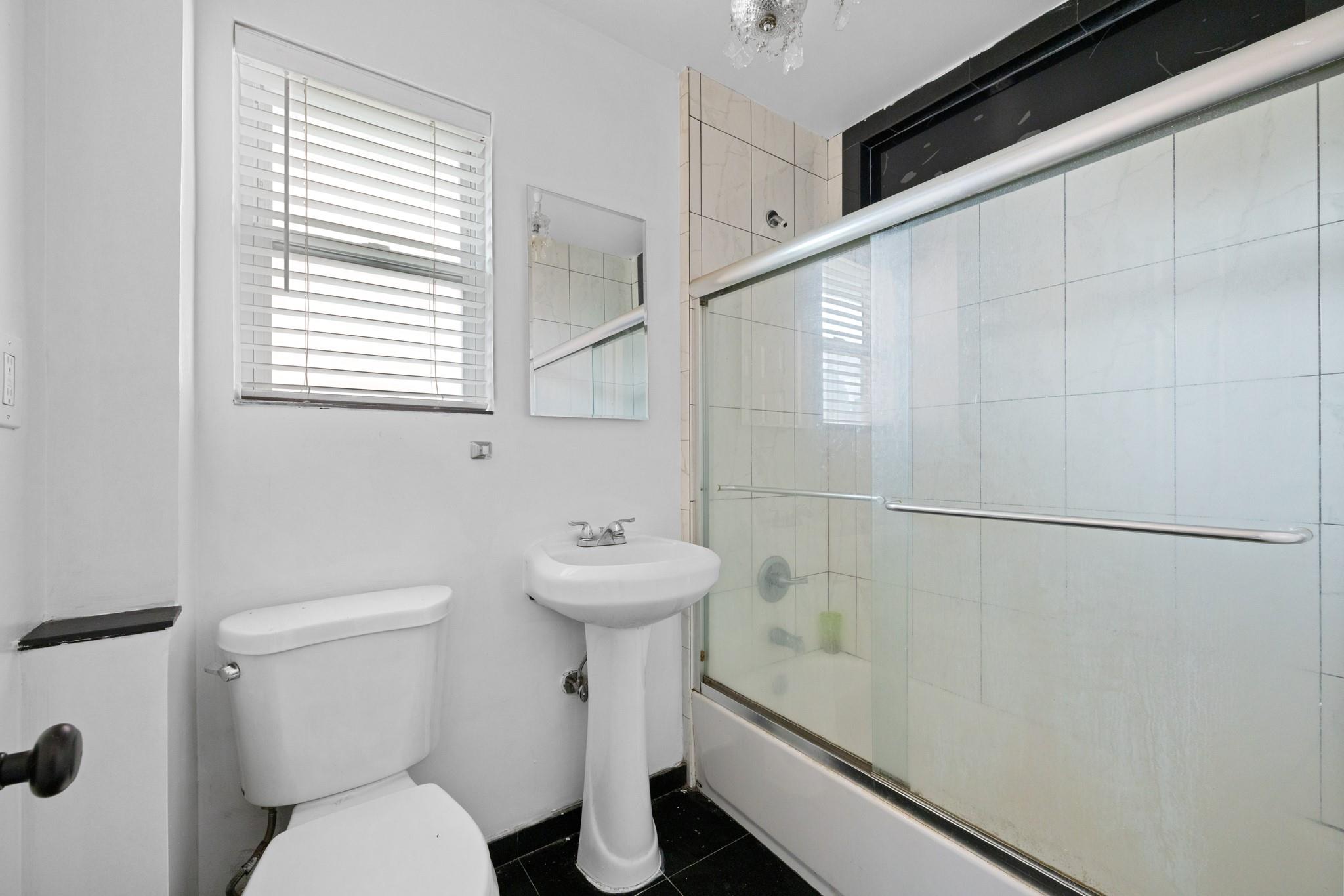 1523 Bayview Avenue, Bronx, New York image 3