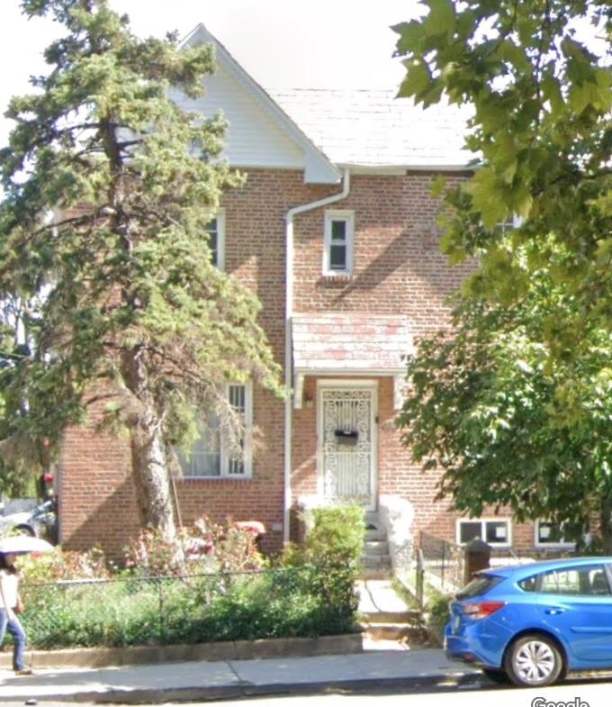 Property for Sale at 33rd Road, Astoria, Queens, NY - Bedrooms: 3 
Bathrooms: 2 
Rooms: 7  - $1,350,000