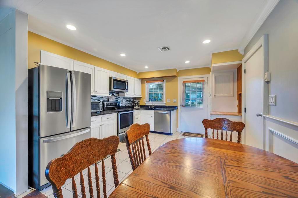 156 Falmouth Court #A, Ridge, New York image 13