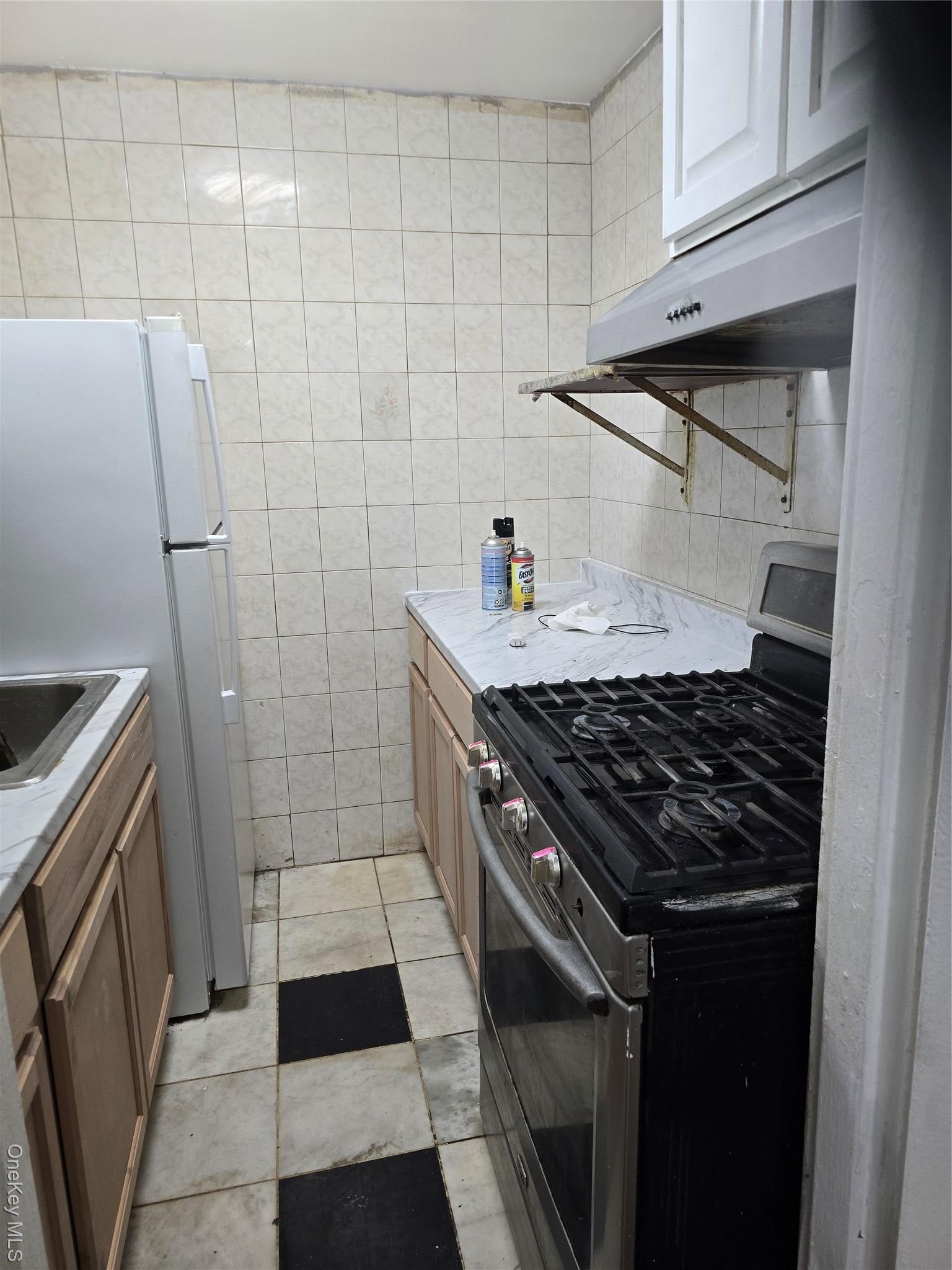 92-29 Lemont  Ave 1 E - Photo 2