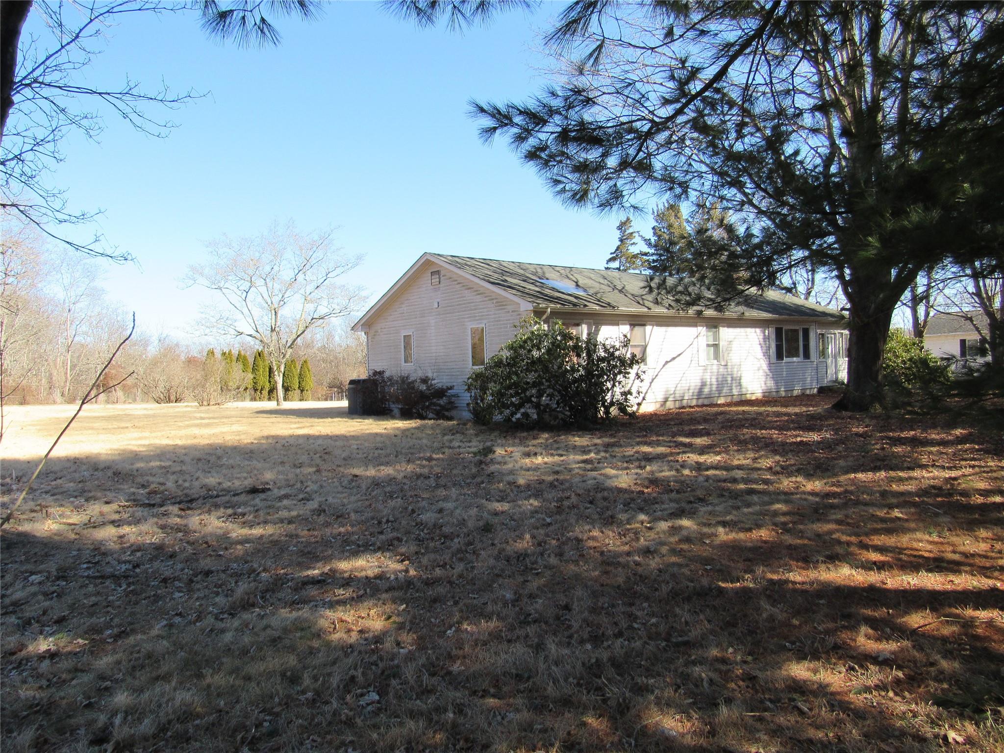 166 Manor Lane, Riverhead, New York image 3