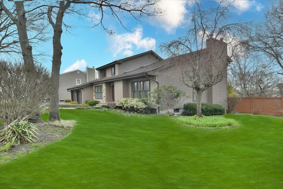 14 Bishop Lane, Holbrook, New York image 3