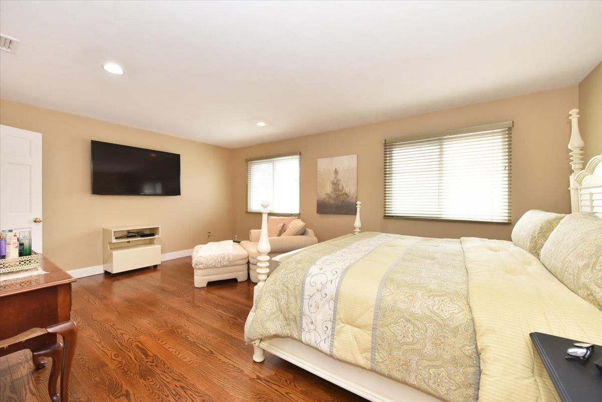 14 Bishop Lane, Holbrook, New York image 28