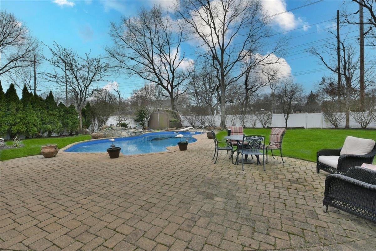14 Bishop Lane, Holbrook, New York image 40