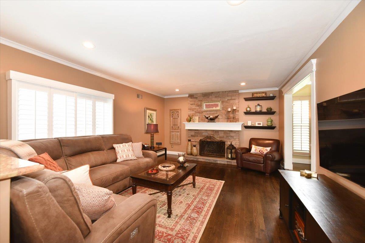 14 Bishop Lane, Holbrook, New York image 21