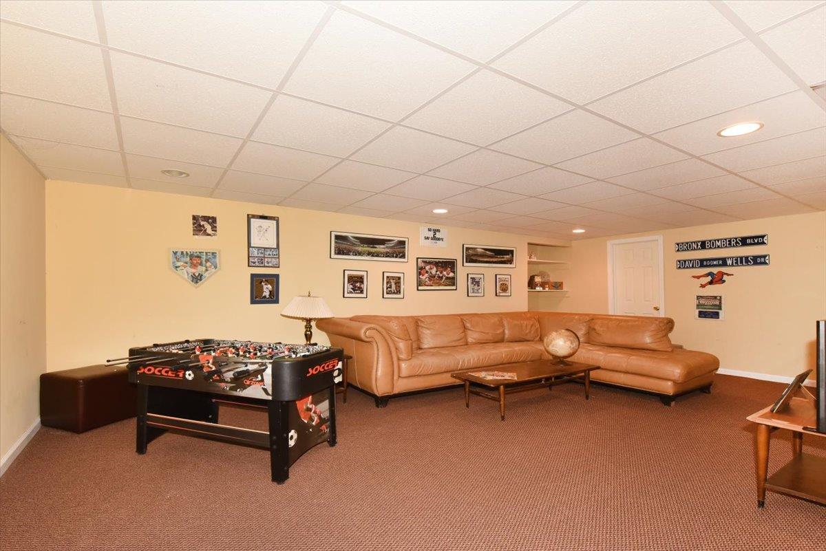 14 Bishop Lane, Holbrook, New York image 34