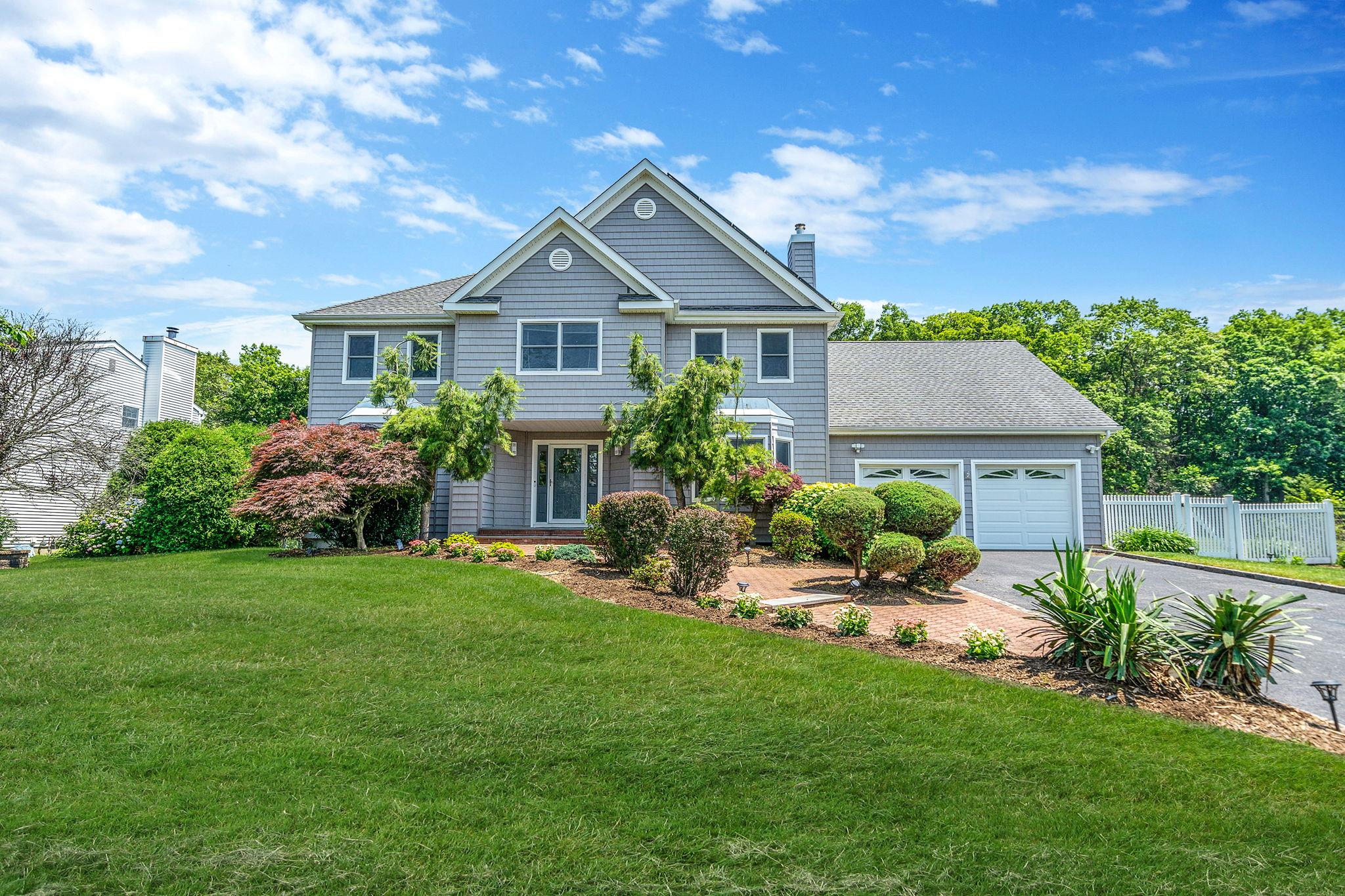Property for Sale at Caramel Road, Commack, Hamptons, NY - Bedrooms: 6 
Bathrooms: 4  - $1,275,000