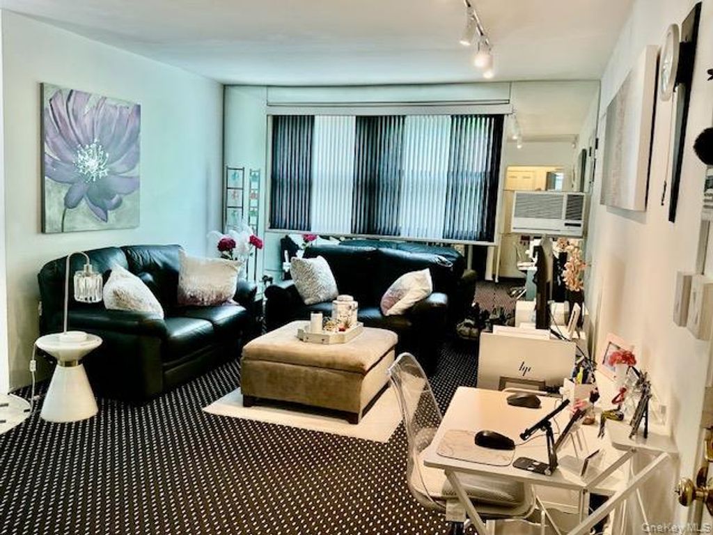 Photo of 5767 246th UPPER Crescent #UPPER A2, Douglaston, NY 11362 (MLS # 1000261)