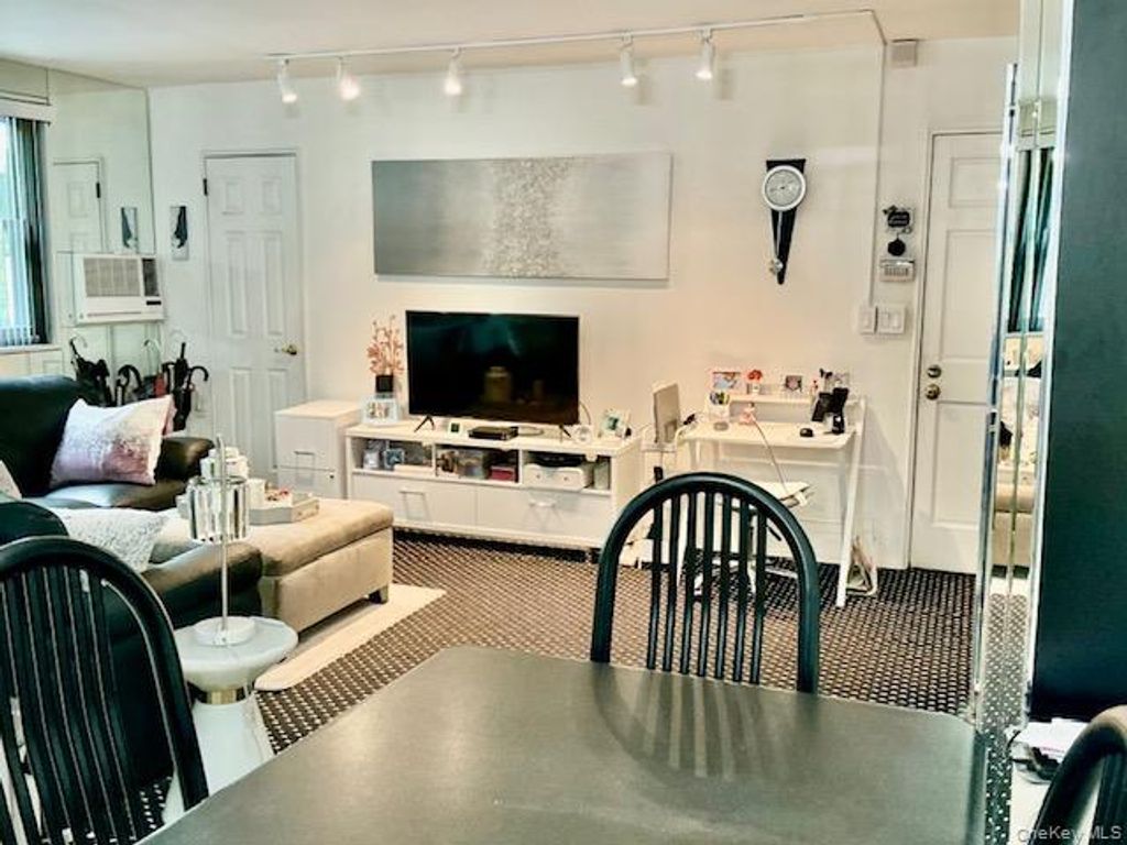 Photo of 5767 246th UPPER Crescent #UPPER A2, Douglaston, NY 11362 (MLS # 1000261)