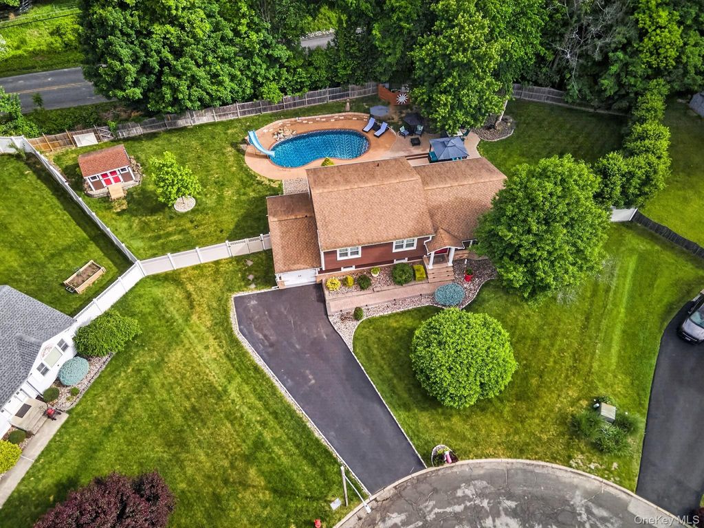 Photo of 6 Oxford Place, Washingtonville, NY 10992 (MLS # 1007019)