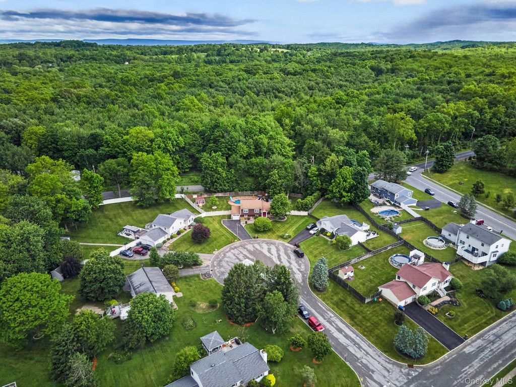 Photo of 6 Oxford Place, Washingtonville, NY 10992 (MLS # 1007019)