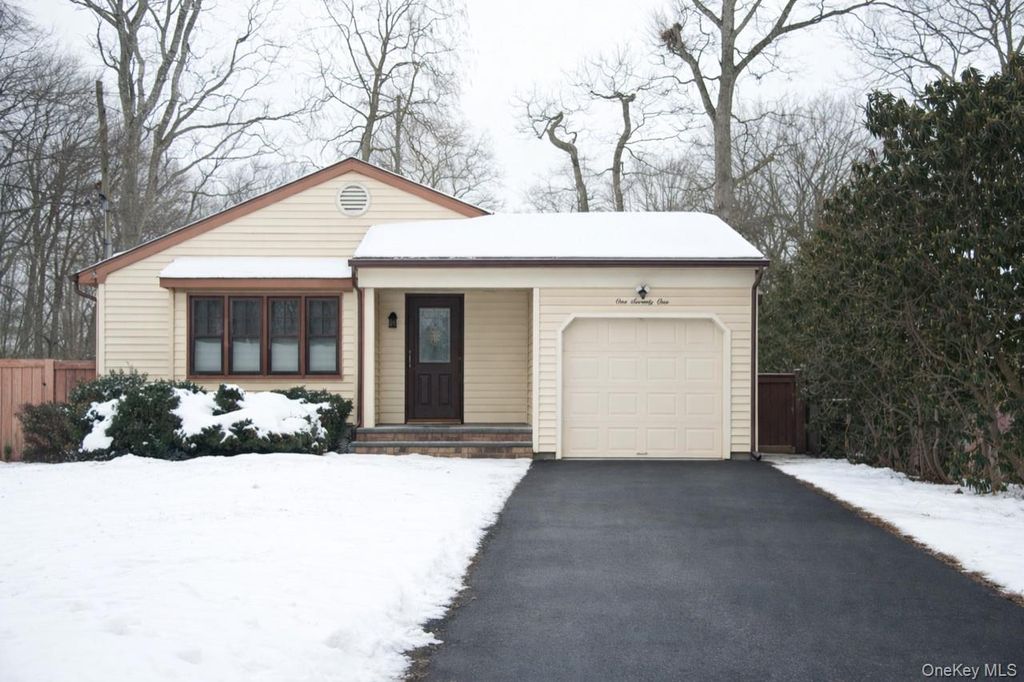 Photo of 171 Tyler Avenue, Miller Place, NY 11764 (MLS # 959585)