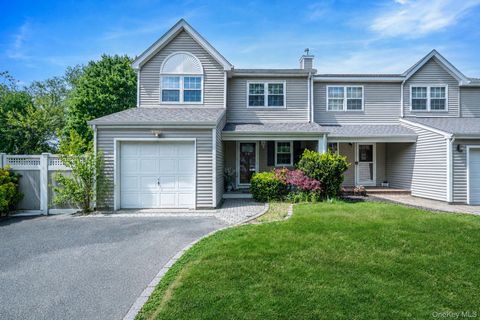 Homes For Sale - 22 Walnut Street<br/> Suffolk County, Central Islip, NY 11722