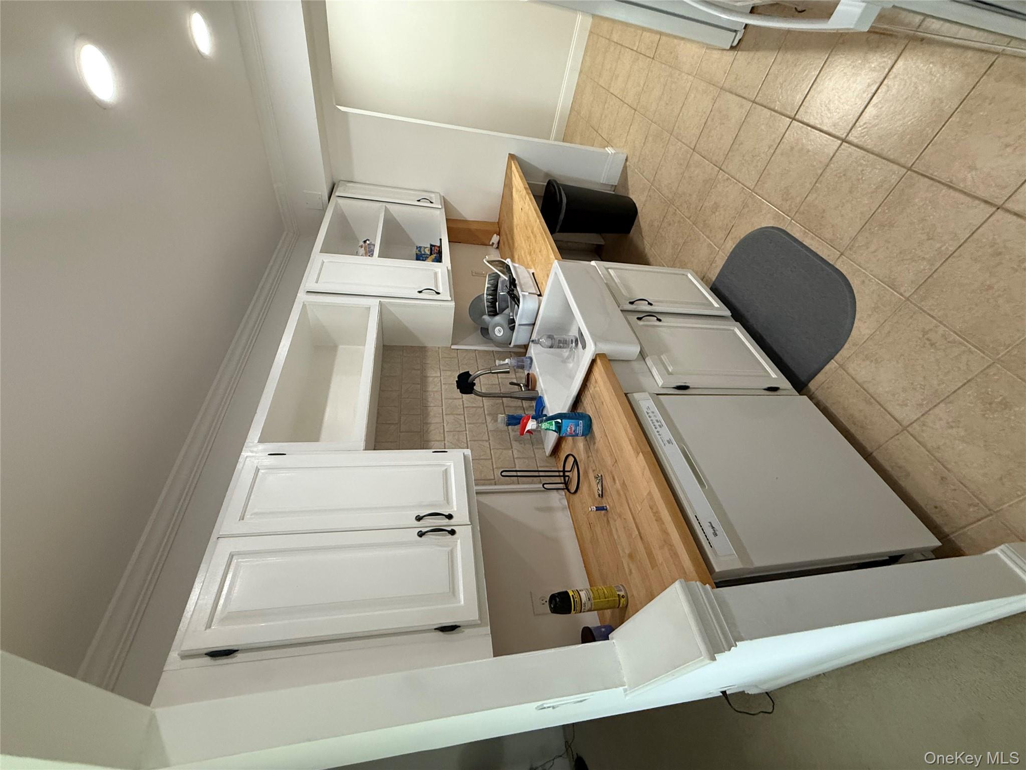 Fishkill, New York 12524, United States, 1 Bedroom Bedrooms, ,1 BathroomBathrooms,Residential,Active,215642