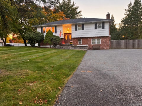 Photo of 11 Rosman Road, Thiells, NY 10984 (MLS # 1067193)