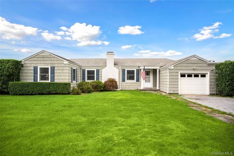 19 Bishop Avenue Westhampton NY 11977