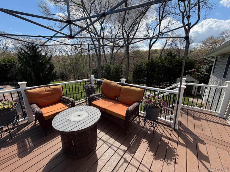 43 Grassy Pond Drive