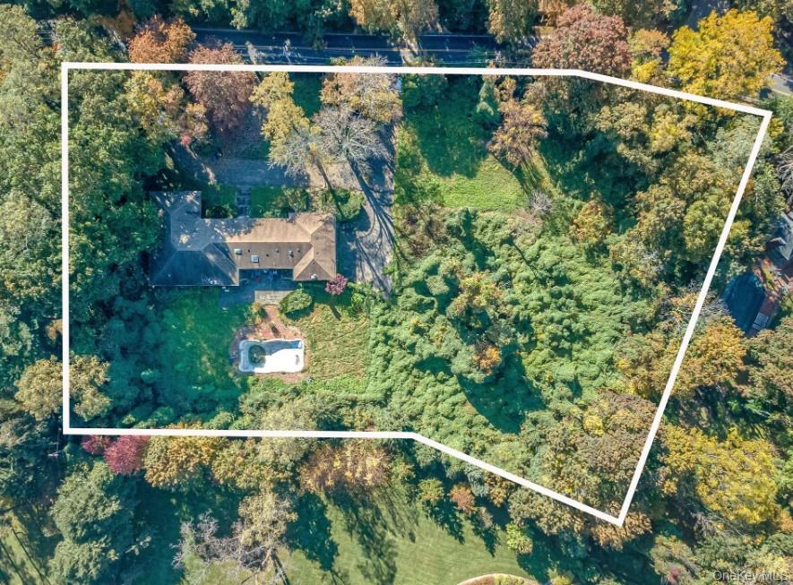 169 Middle Neck Road