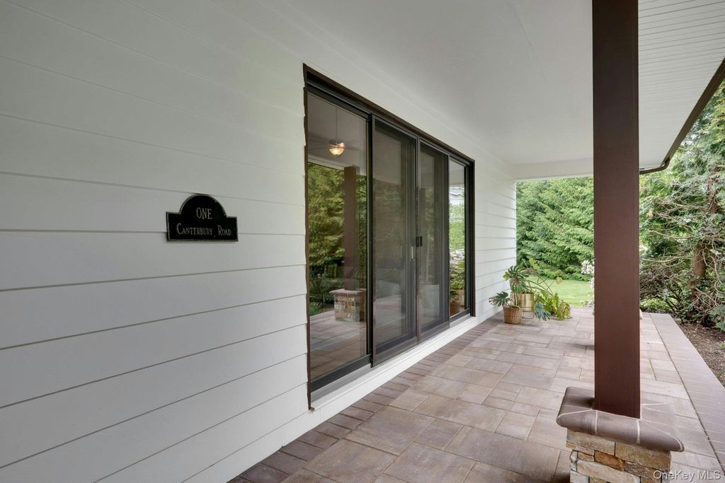 Photo of 1 Canterbury Road, Scarsdale, NY 10583 (MLS # 1004663)