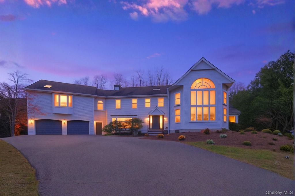 Photo of 7 Dickson Lane, Bedford Corners, NY 10549 (MLS # 931821)