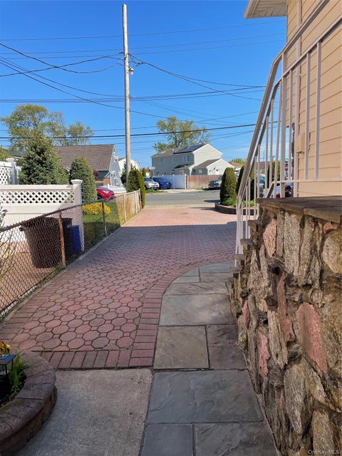 Apartment For Rent - 554 Long Beach Road<br/> Island Park, NY 11558