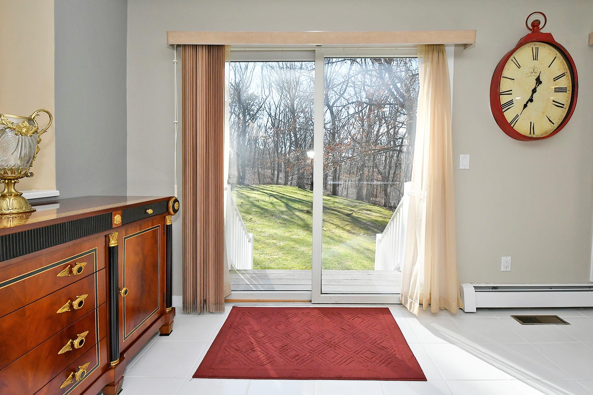 12 Deanna Court, Dix Hills, New York image 36