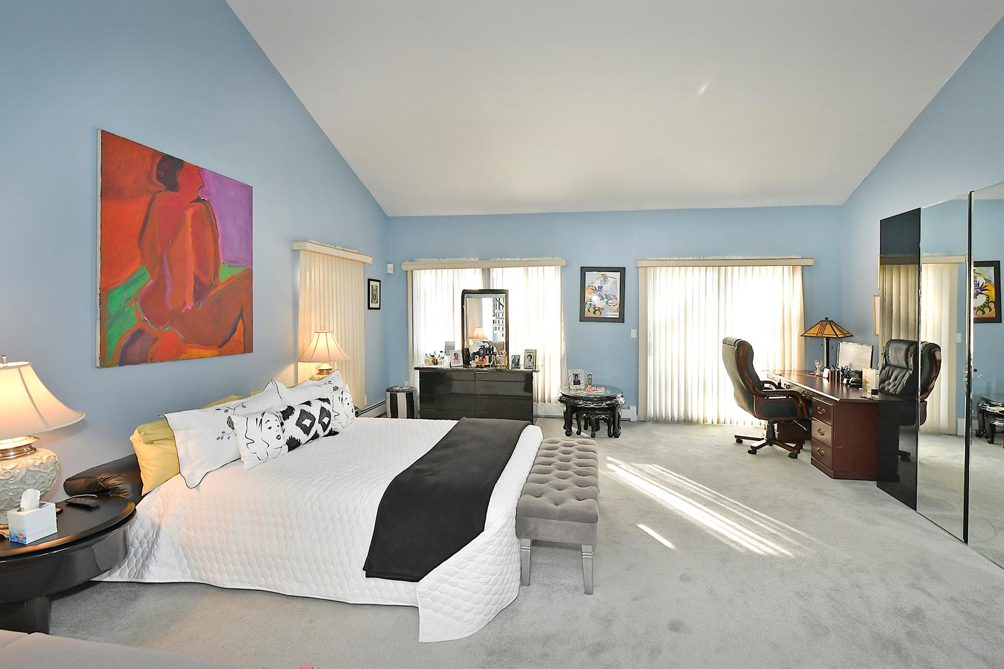 12 Deanna Court, Dix Hills, New York image 23