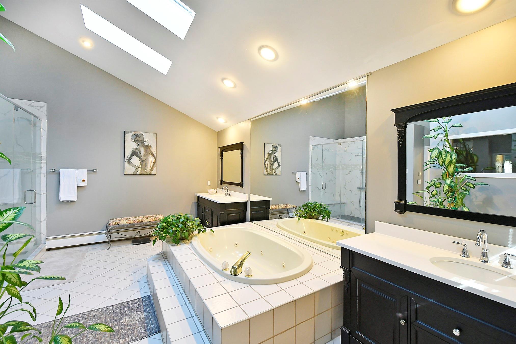 12 Deanna Court, Dix Hills, New York image 25