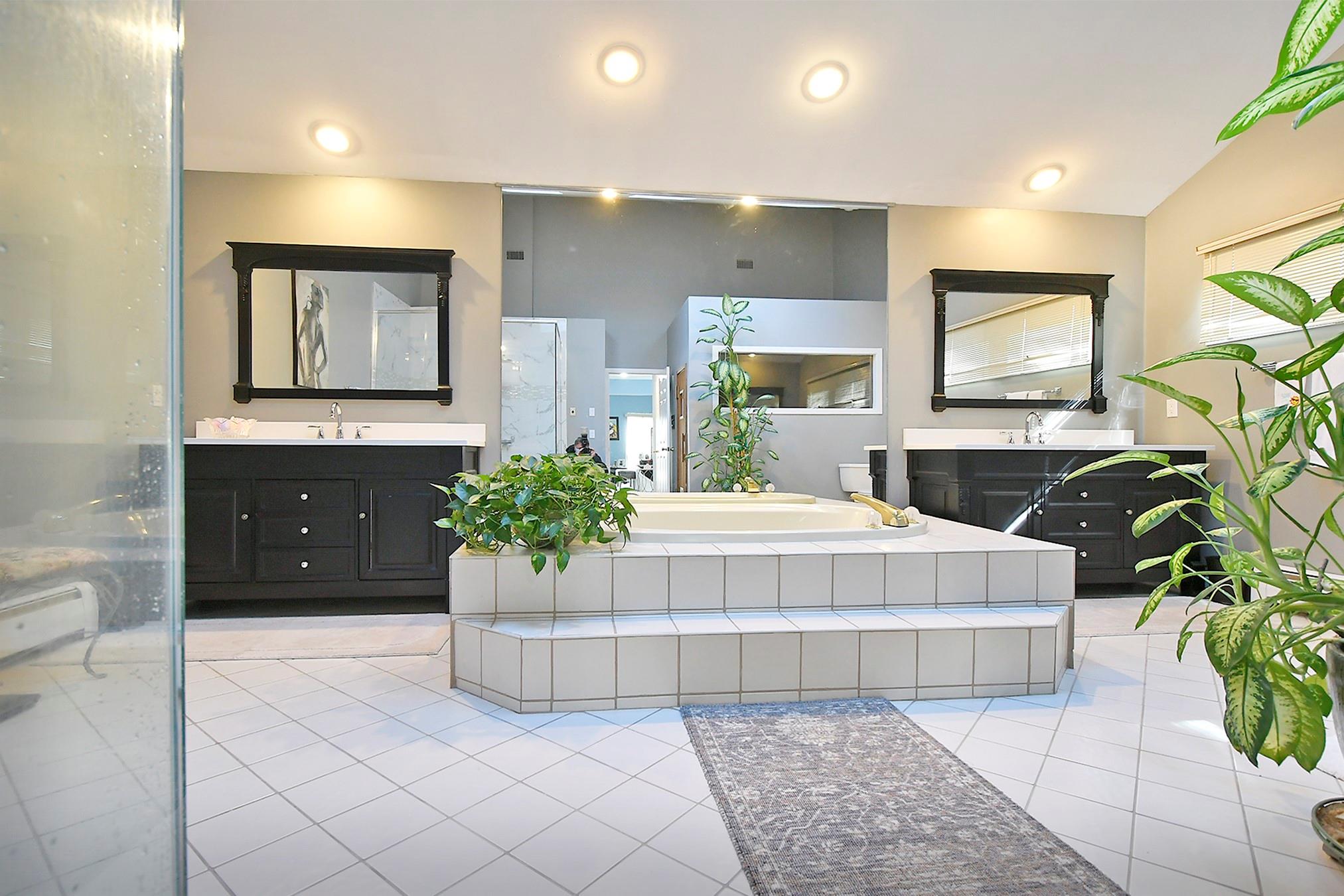 12 Deanna Court, Dix Hills, New York image 26