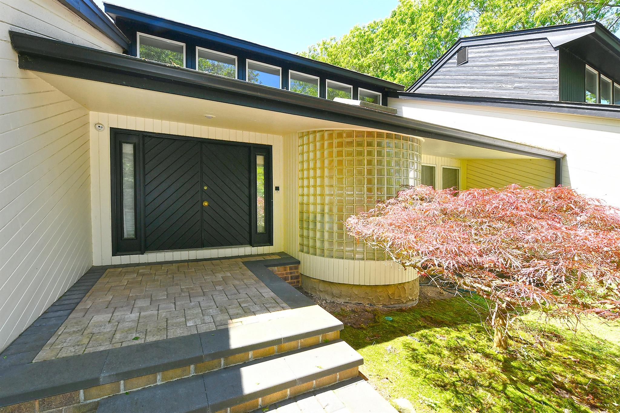 12 Deanna Court, Dix Hills, New York image 6