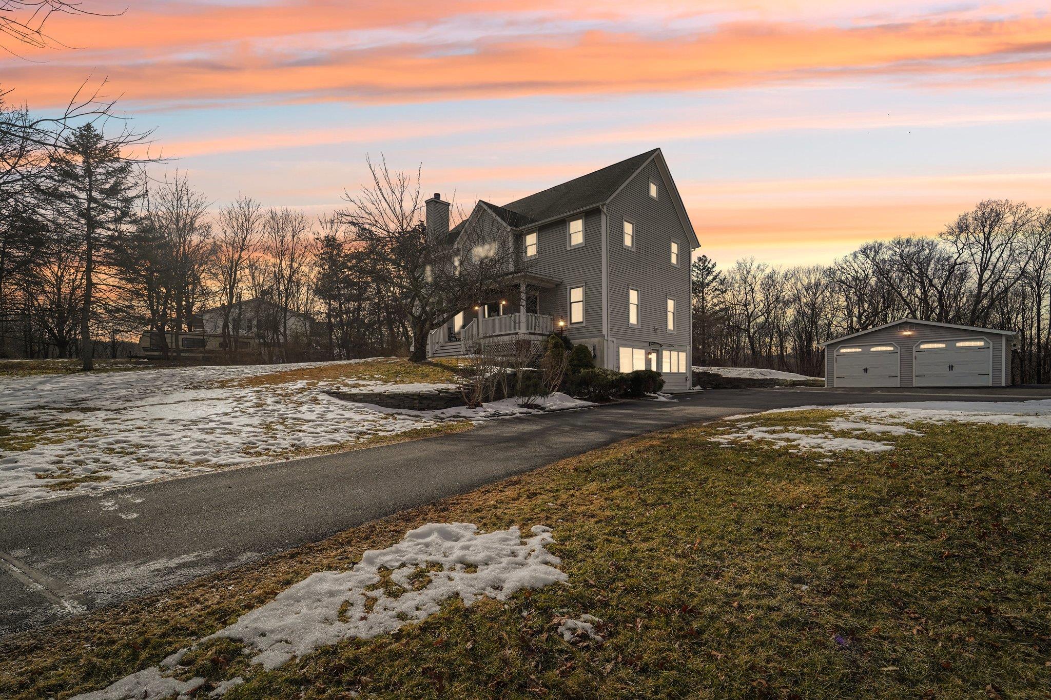 Forthill Road, Goshen, New York - 6 Bedrooms  
5 Bathrooms  
16 Rooms - 
