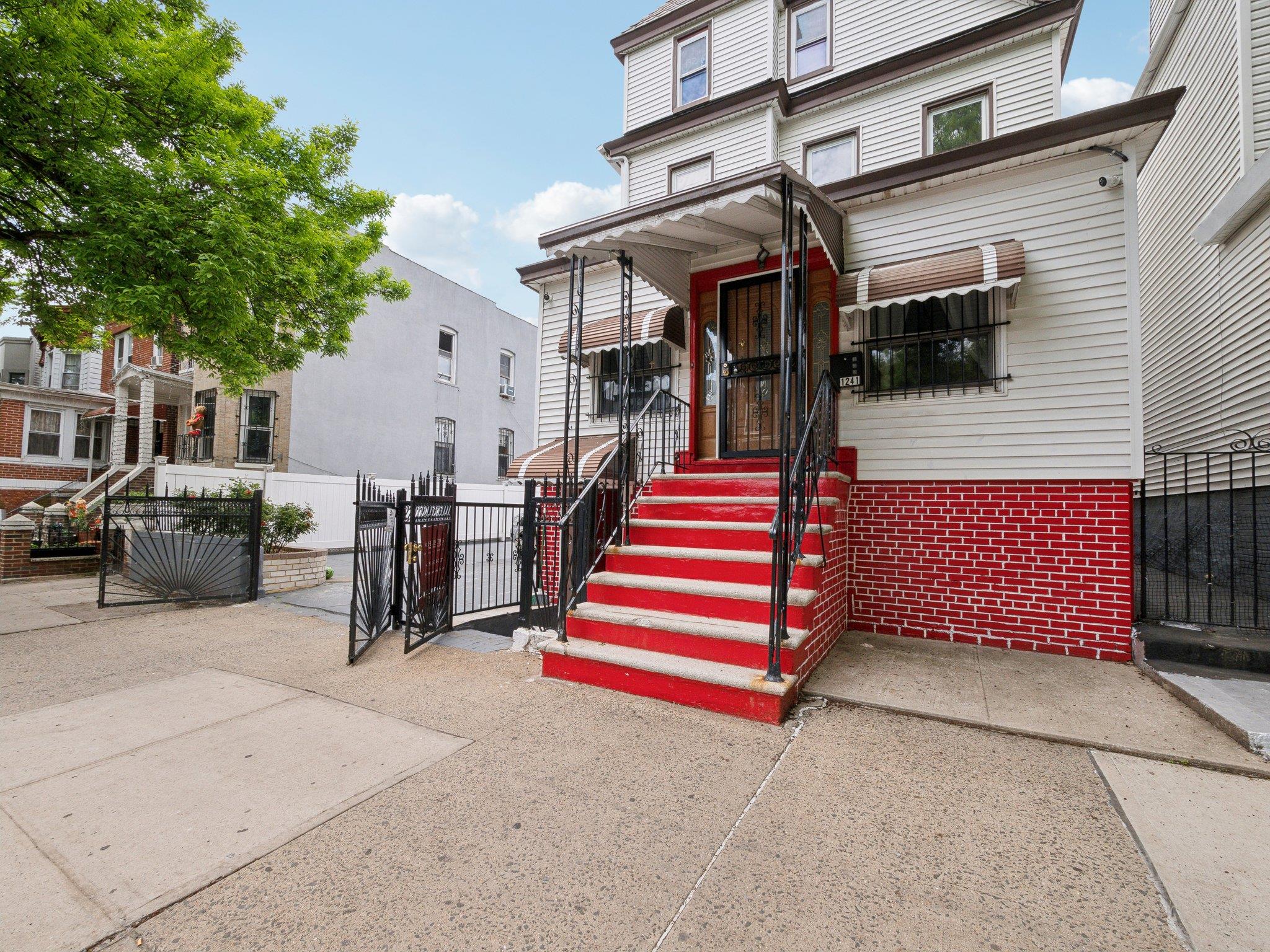 1241 Taylor Avenue