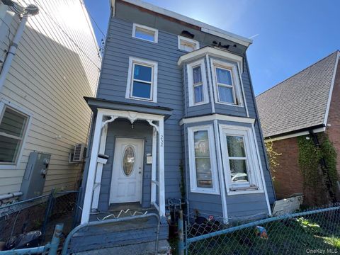 Multifamily For Sale - 252 Liberty Street<br/> Orange County, Newburgh, NY 12550