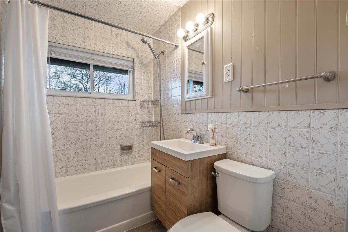 62 Polaris Drive, Levittown, New York image 7
