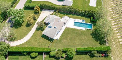 20 Winding Way Water Mill NY 11976