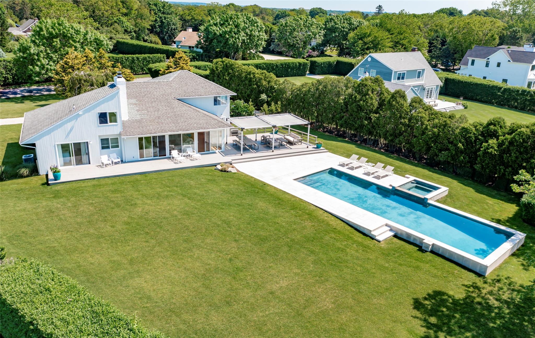 20 Winding Way, Water Mill, New York image 4
