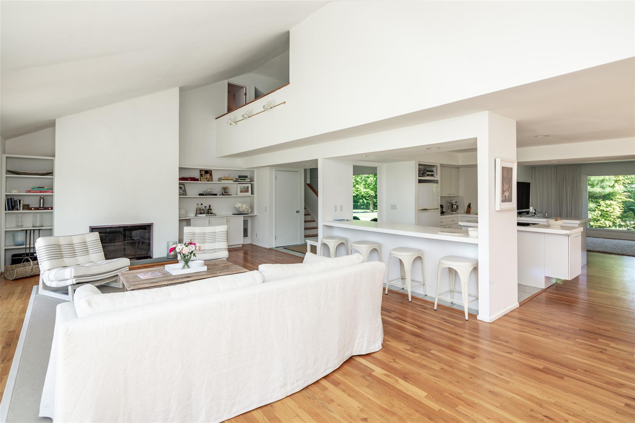20 Winding Way, Water Mill, New York image 9