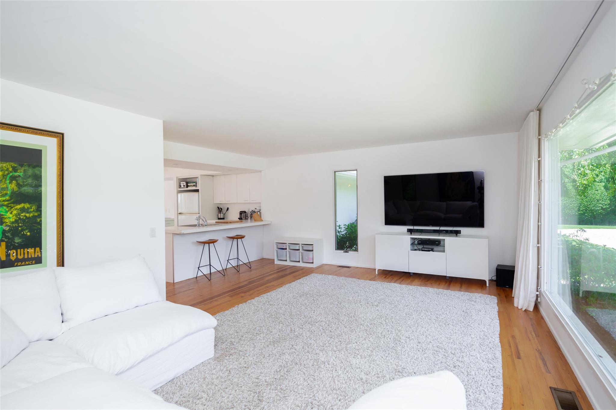 20 Winding Way, Water Mill, New York image 12