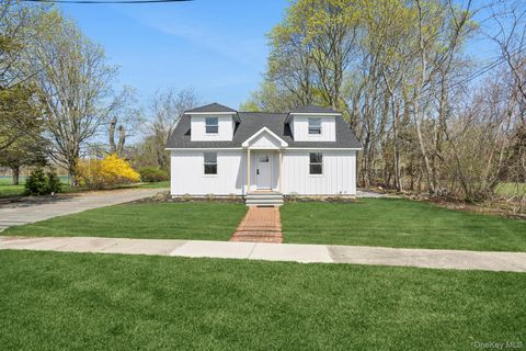 Photo of 5075 Main Road, Laurel, NY 11948 (MLS # 986729)