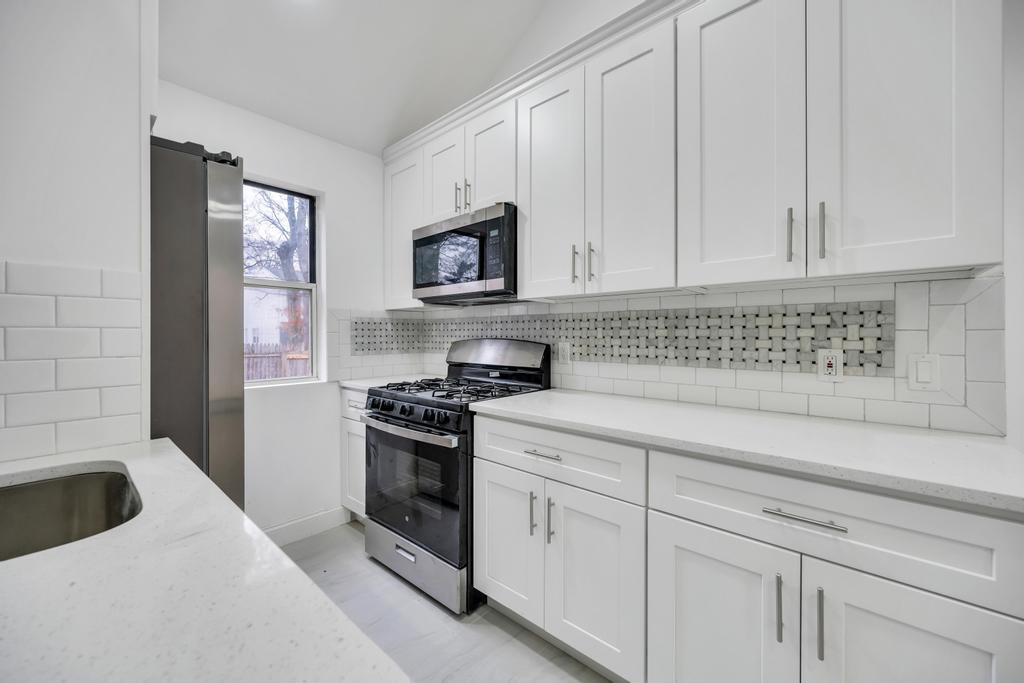 1 Sutton Avenue, Huntington, New York image 6