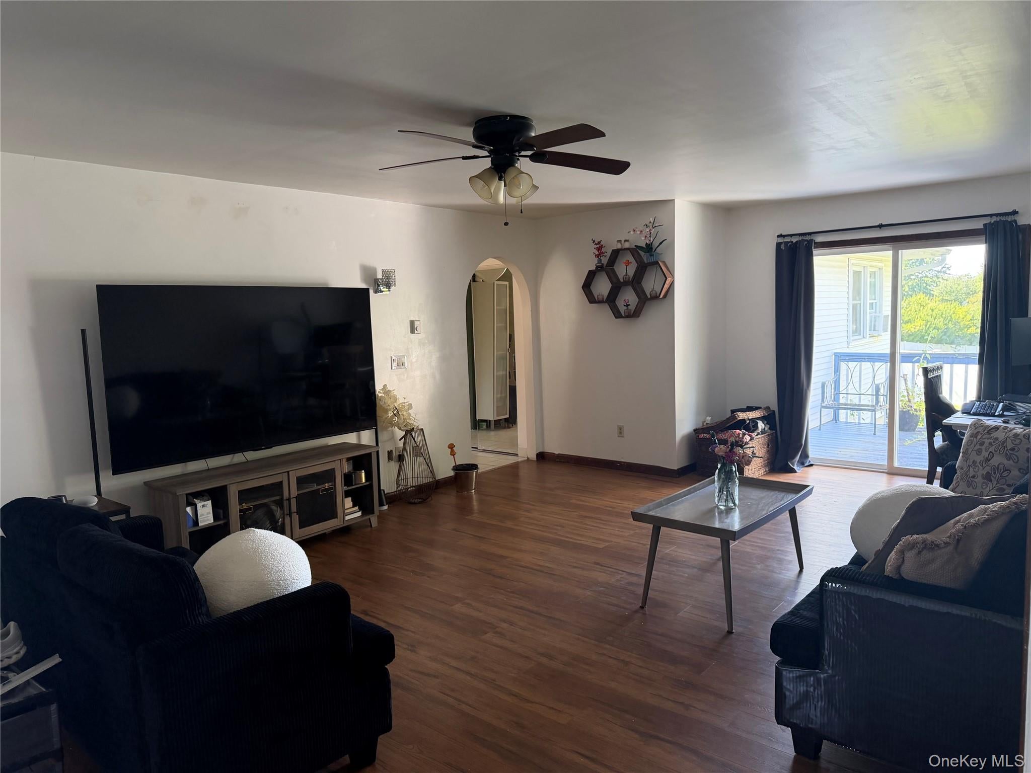 1413 Goshen Turnpike