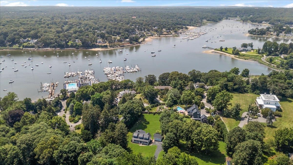 Huntington Bay, New York 11743, United States, 4 Bedrooms Bedrooms, ,3 BathroomsBathrooms,Residential,Active,182617