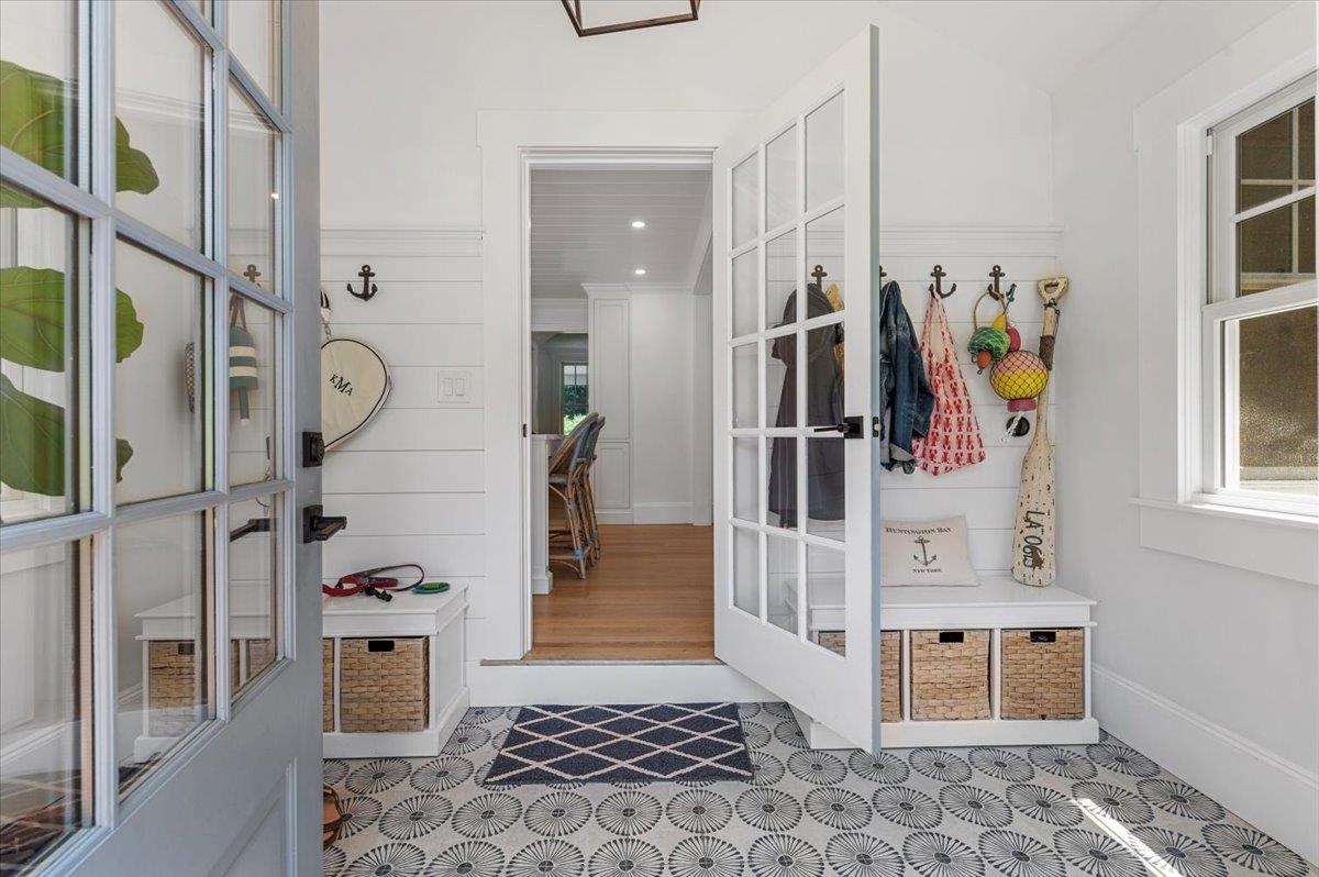 Huntington Bay, New York 11743, United States, 4 Bedrooms Bedrooms, ,3 BathroomsBathrooms,Residential,Active,182617