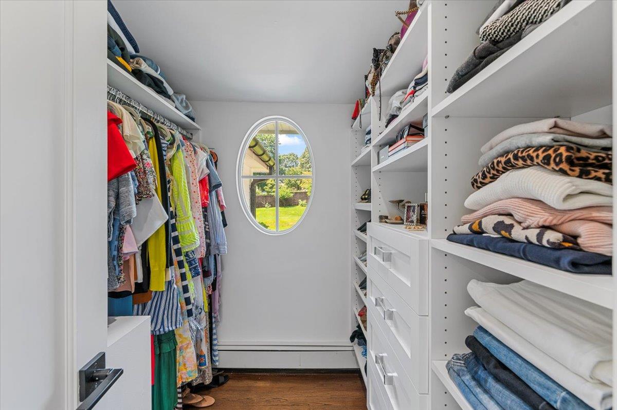 Huntington Bay, New York 11743, United States, 4 Bedrooms Bedrooms, ,3 BathroomsBathrooms,Residential,Active,182617