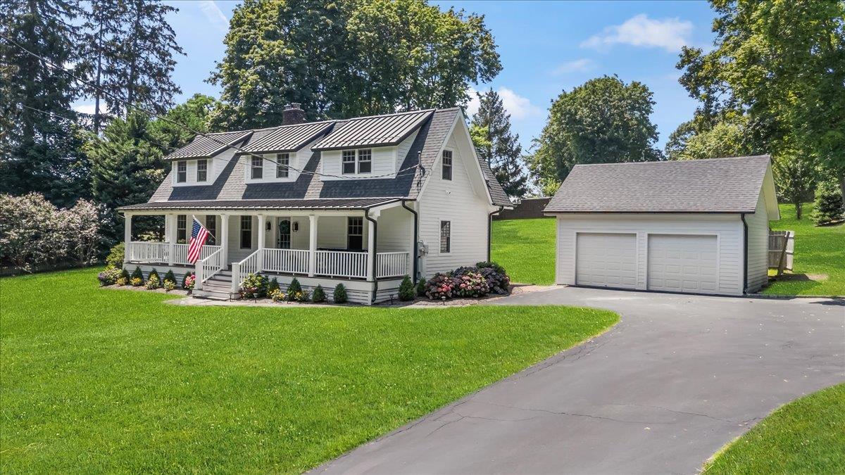 Huntington Bay, New York 11743, United States, 4 Bedrooms Bedrooms, ,3 BathroomsBathrooms,Residential,Active,182617