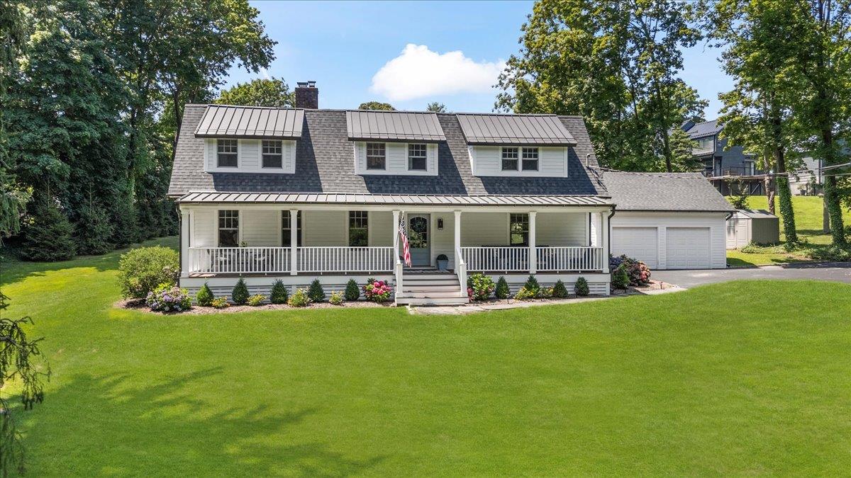 Huntington Bay, New York 11743, United States, 4 Bedrooms Bedrooms, ,3 BathroomsBathrooms,Residential,Active,182617